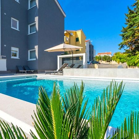 Summer Breeze Pool Apartments Novalja Bagian luar foto