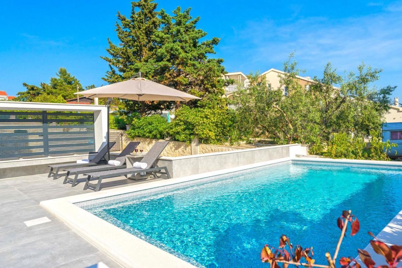 Summer Breeze Pool Apartments Novalja Bagian luar foto