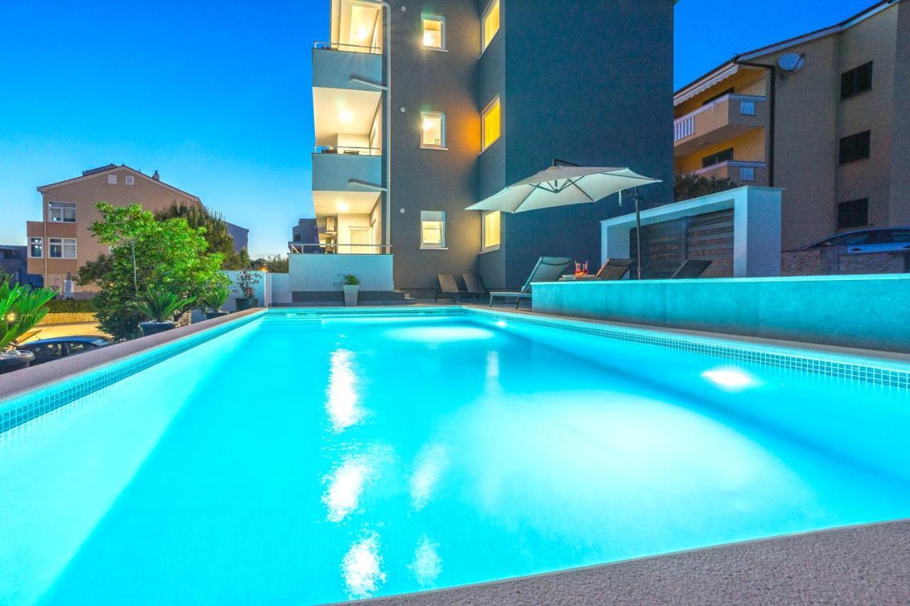Summer Breeze Pool Apartments Novalja Bagian luar foto