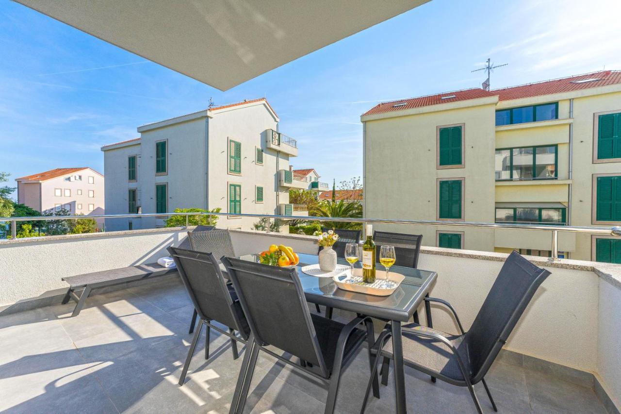 Summer Breeze Pool Apartments Novalja Bagian luar foto
